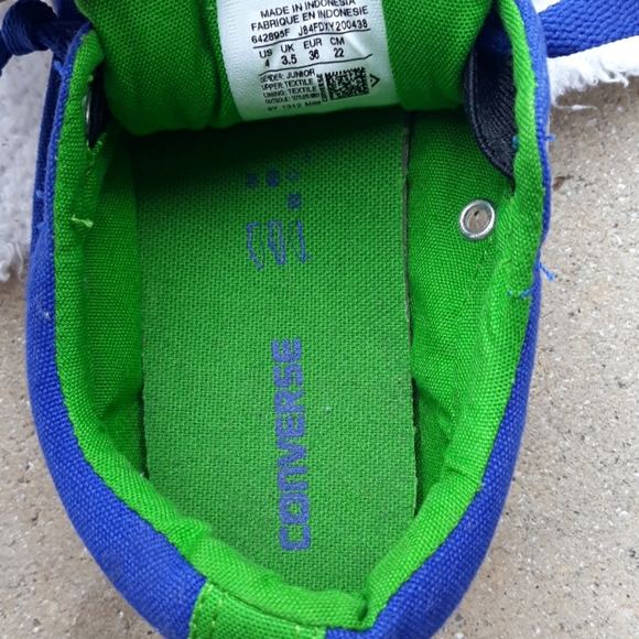Converse boys shoe size 4 - Picture 7 of 7